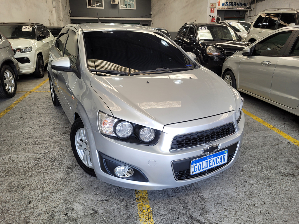 Chevrolet Sonic Sedan Prata