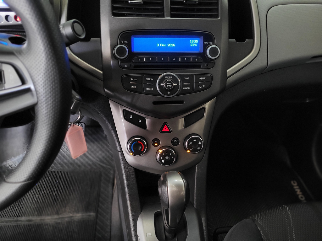 Chevrolet Sonic Sedan Prata