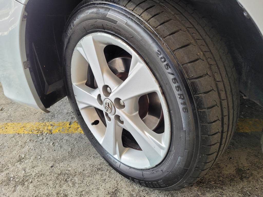 Toyota Corolla Prata