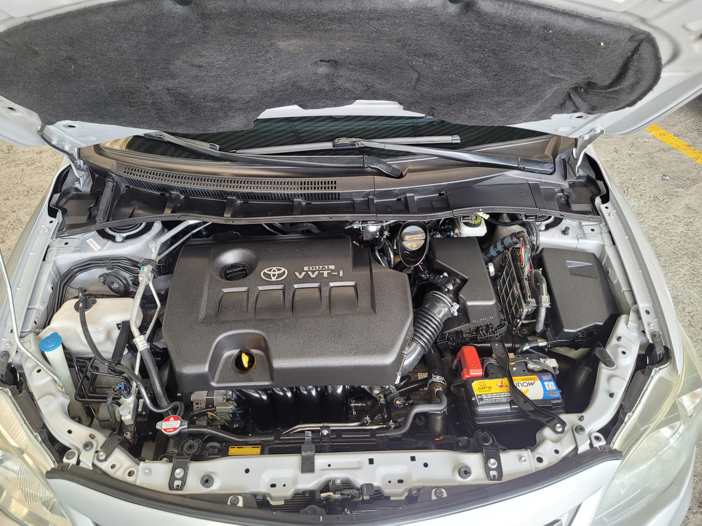 Toyota Corolla Prata