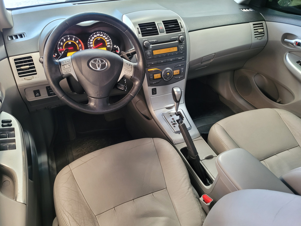 Toyota Corolla Prata