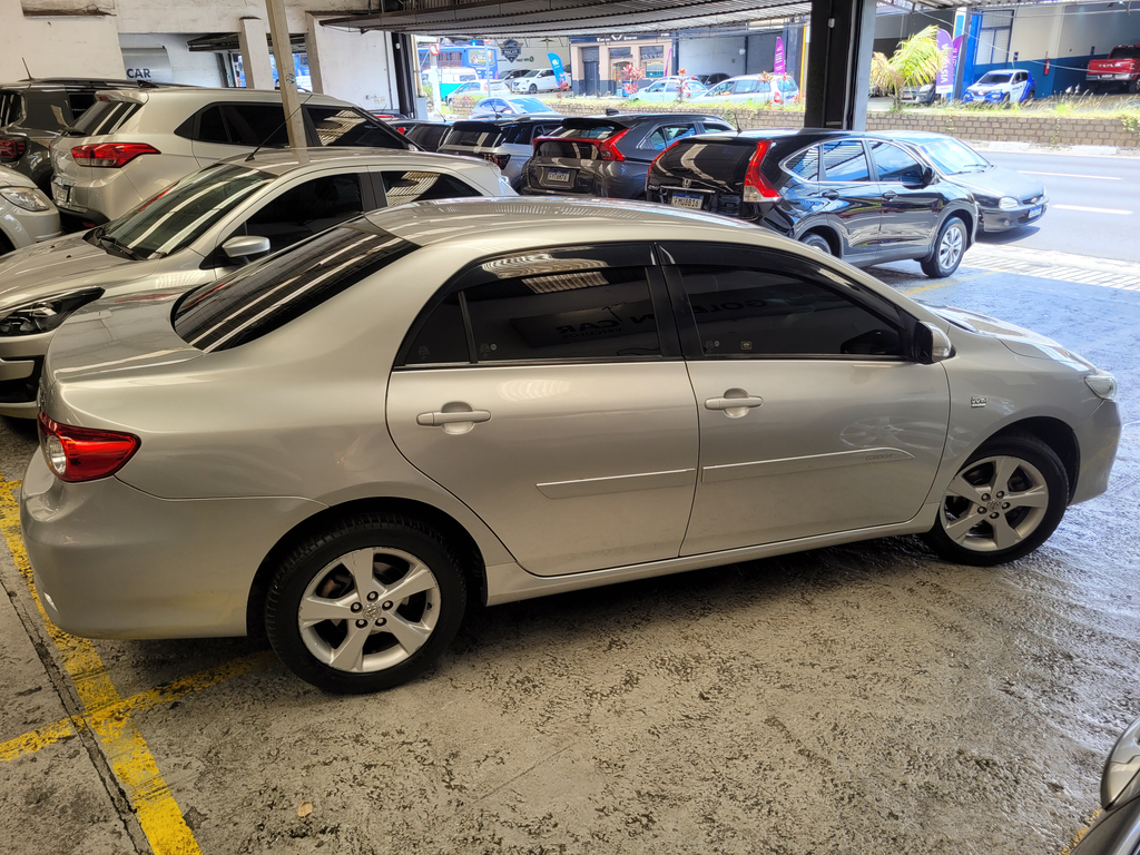 Toyota Corolla Prata