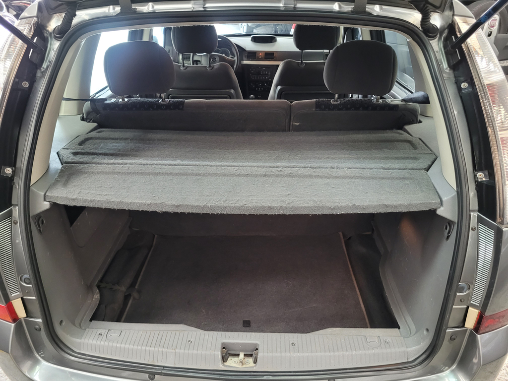 Chevrolet Meriva Cinza