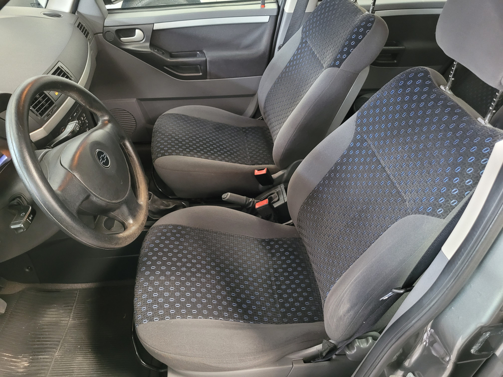 Chevrolet Meriva Cinza