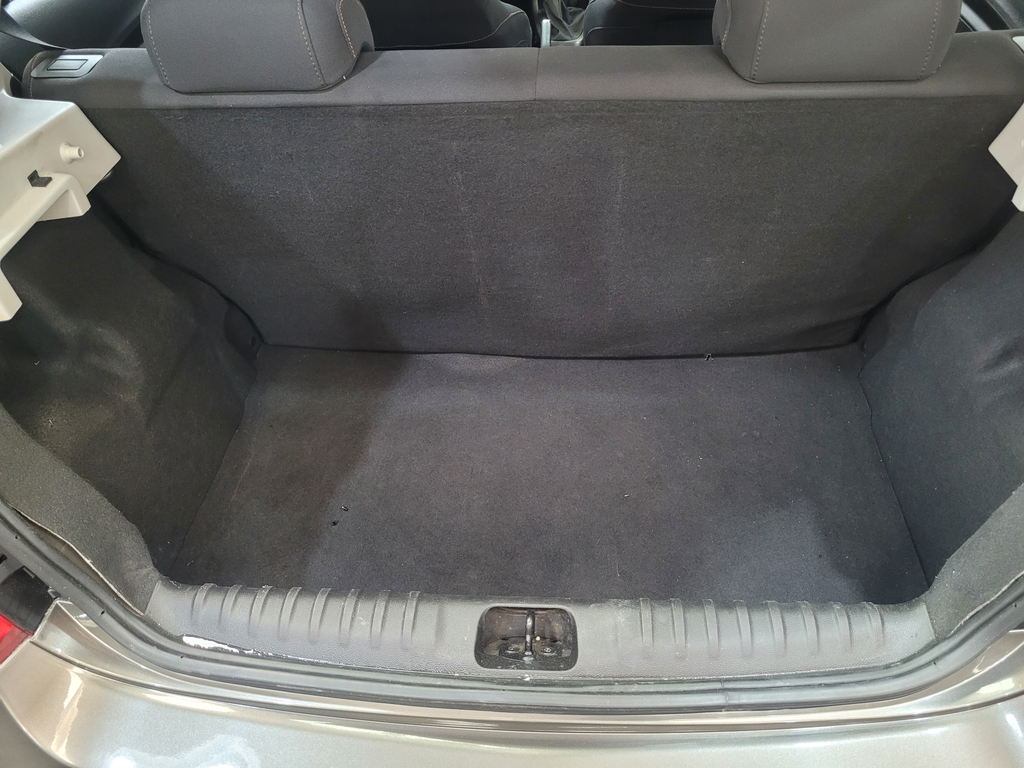 Chevrolet Onix Cinza