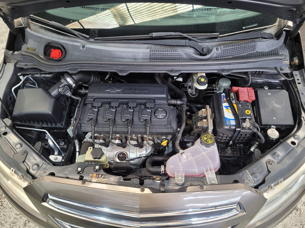 Chevrolet Onix Cinza