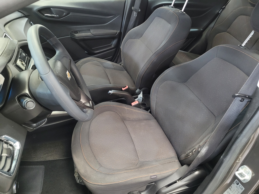 Chevrolet Onix Cinza