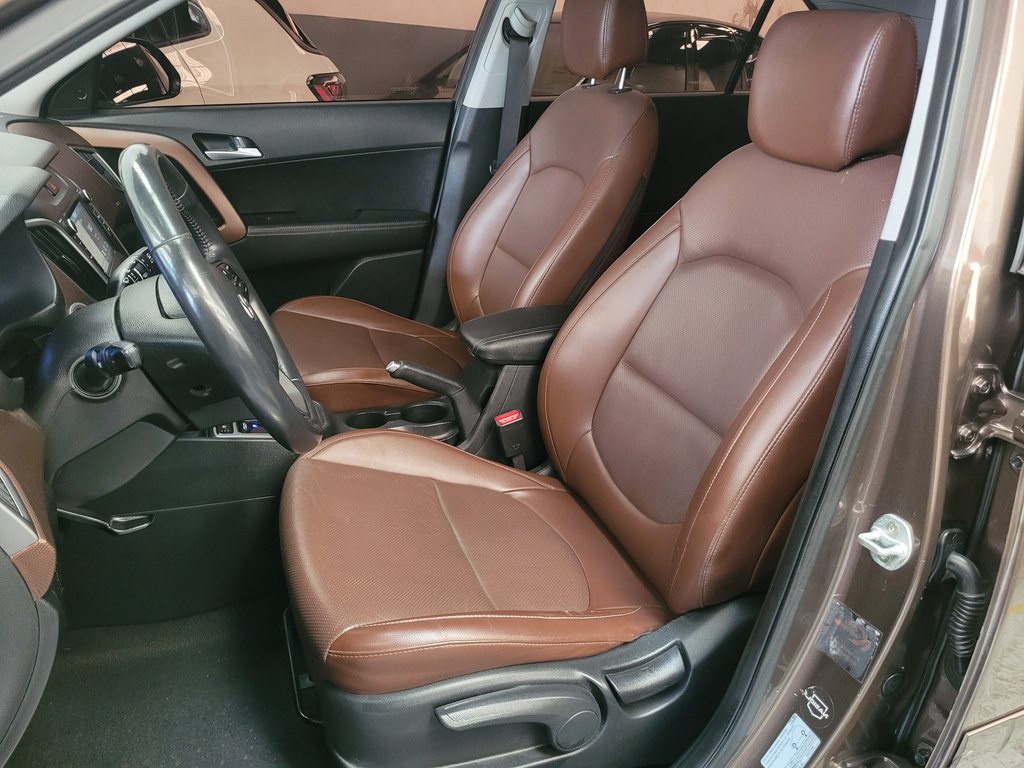 Hyundai Creta Marrom