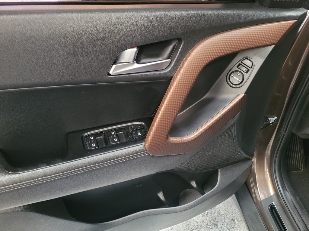 Hyundai Creta Marrom