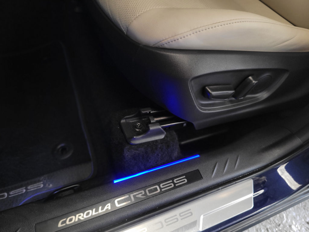 Toyota Corolla Cross Azul