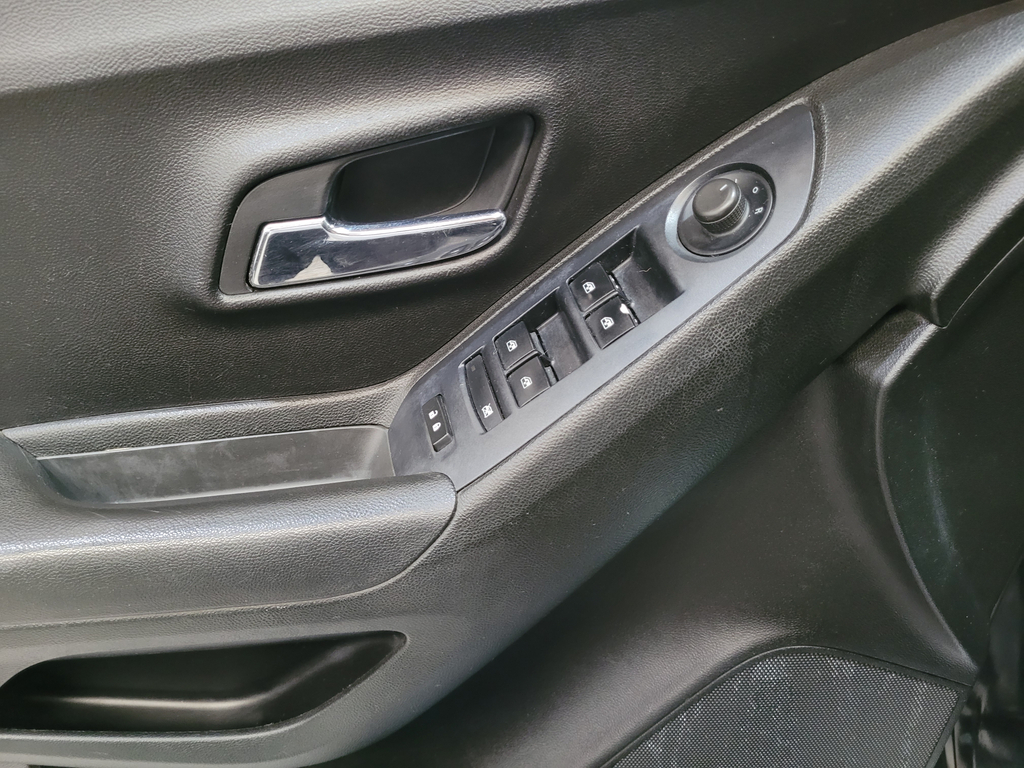 Chevrolet Tracker Preto