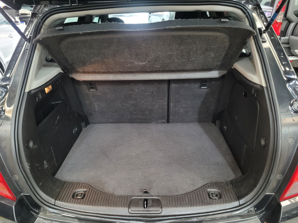 Chevrolet Tracker Preto