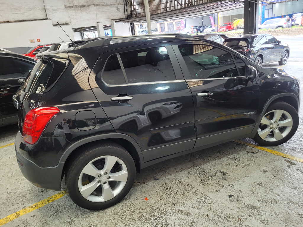 Chevrolet Tracker Preto