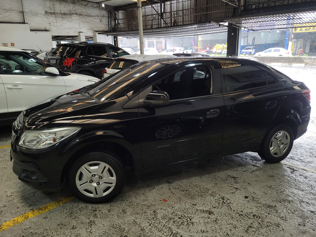 Chevrolet Prisma Preto