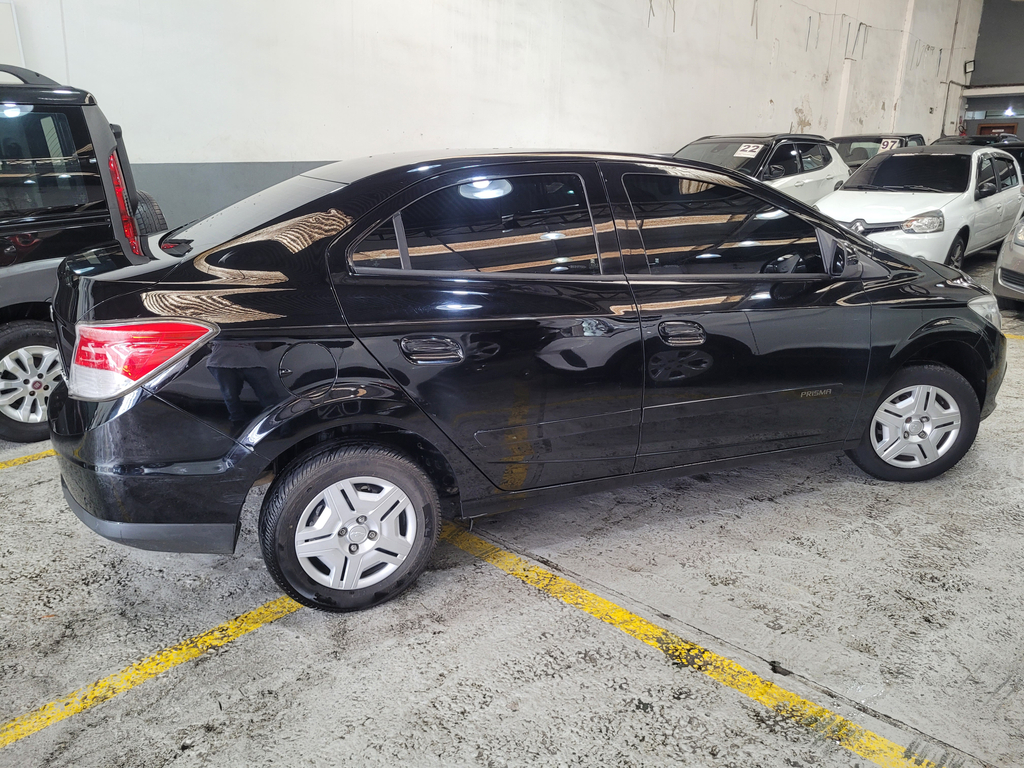 Chevrolet Prisma Preto