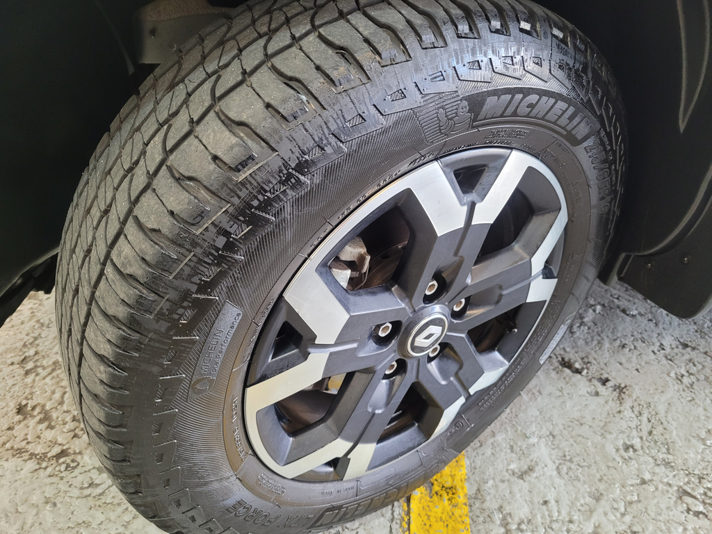 Renault Duster Oroch Prata