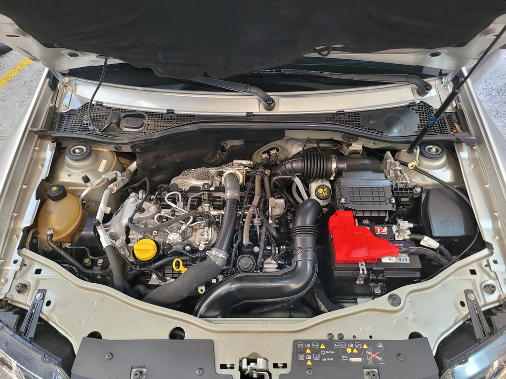 Renault Duster Oroch Prata