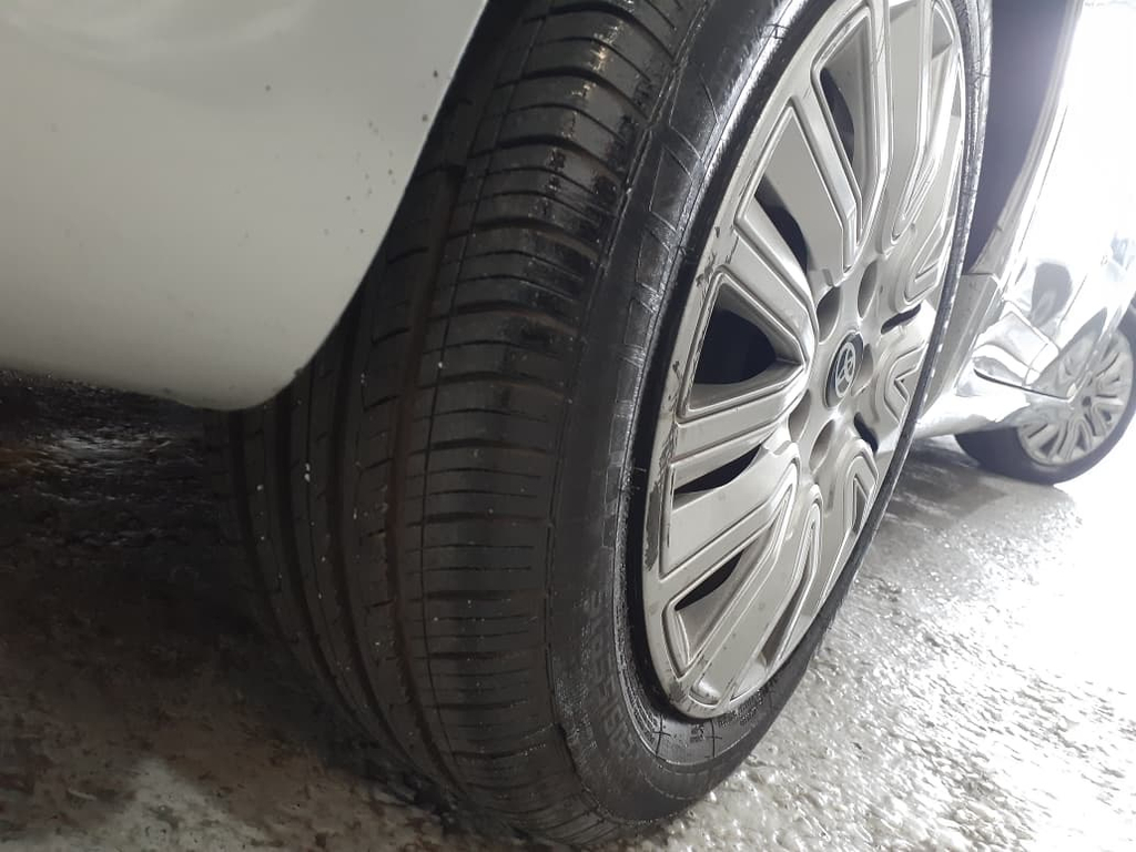 Toyota Corolla Prata