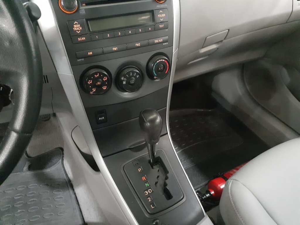 Toyota Corolla Prata