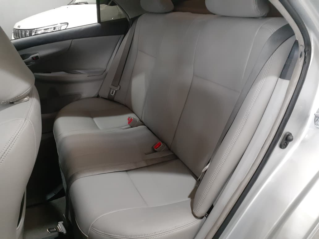 Toyota Corolla Prata