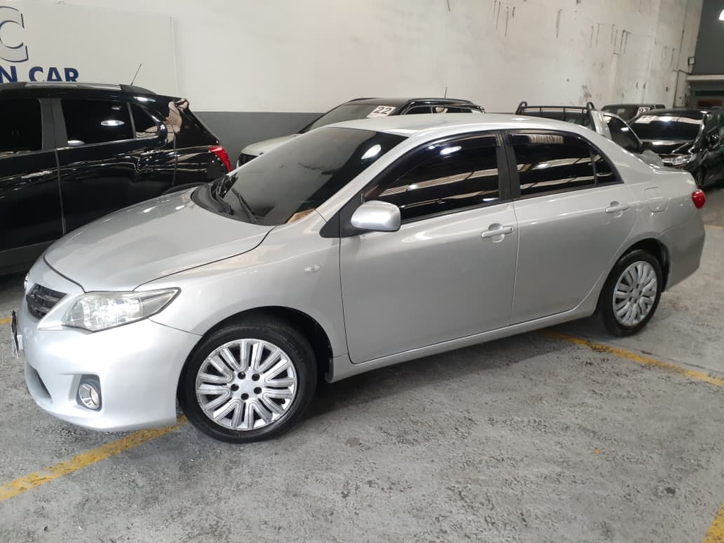 Toyota Corolla Prata