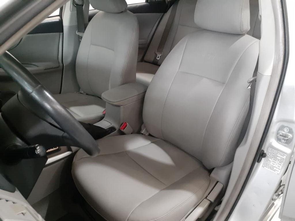 Toyota Corolla Prata