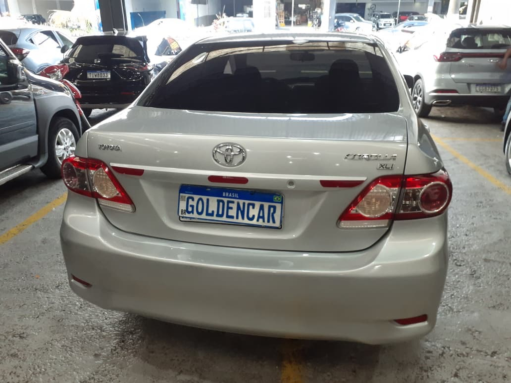 Toyota Corolla Prata