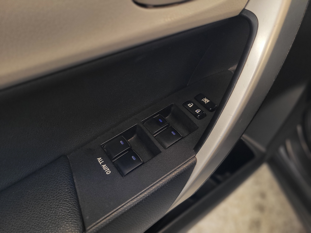 Toyota Corolla Cinza