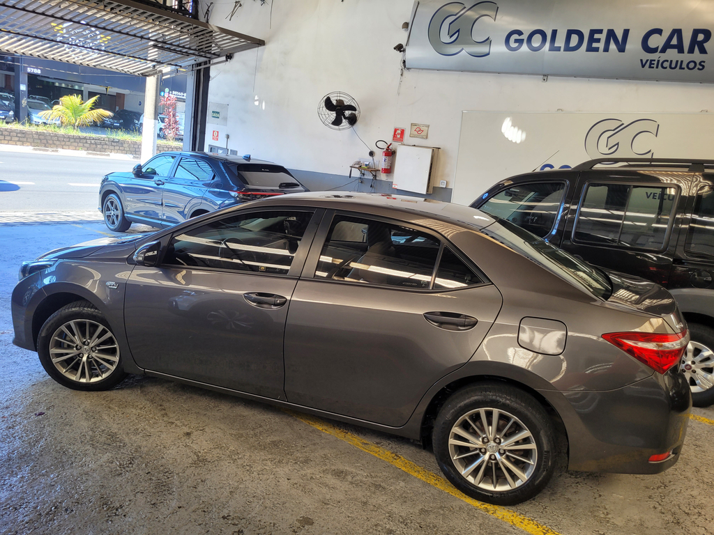 Toyota Corolla Cinza