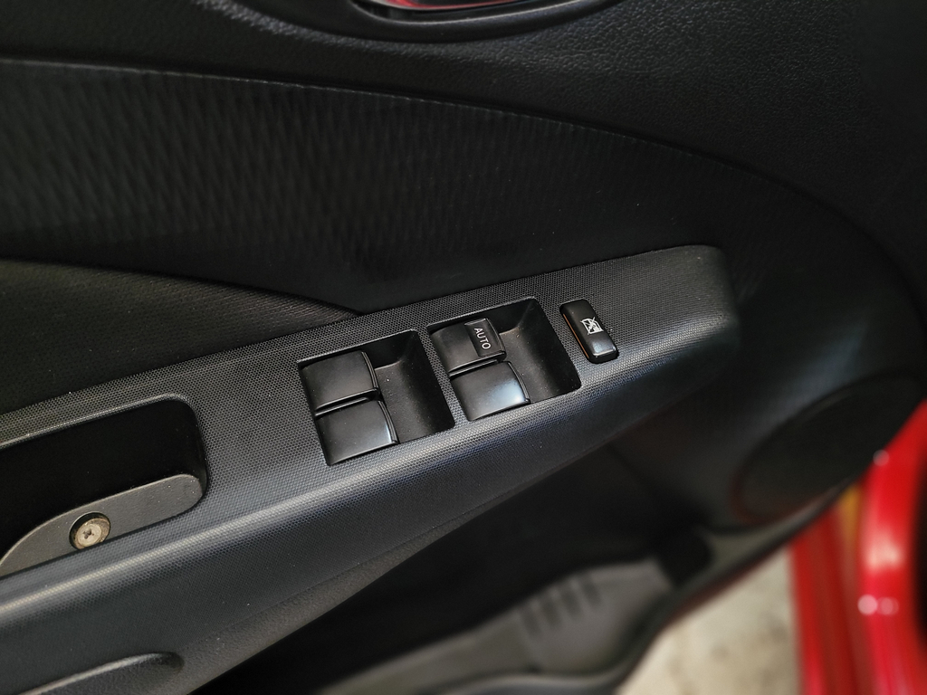 Toyota ETIOS Vermelho