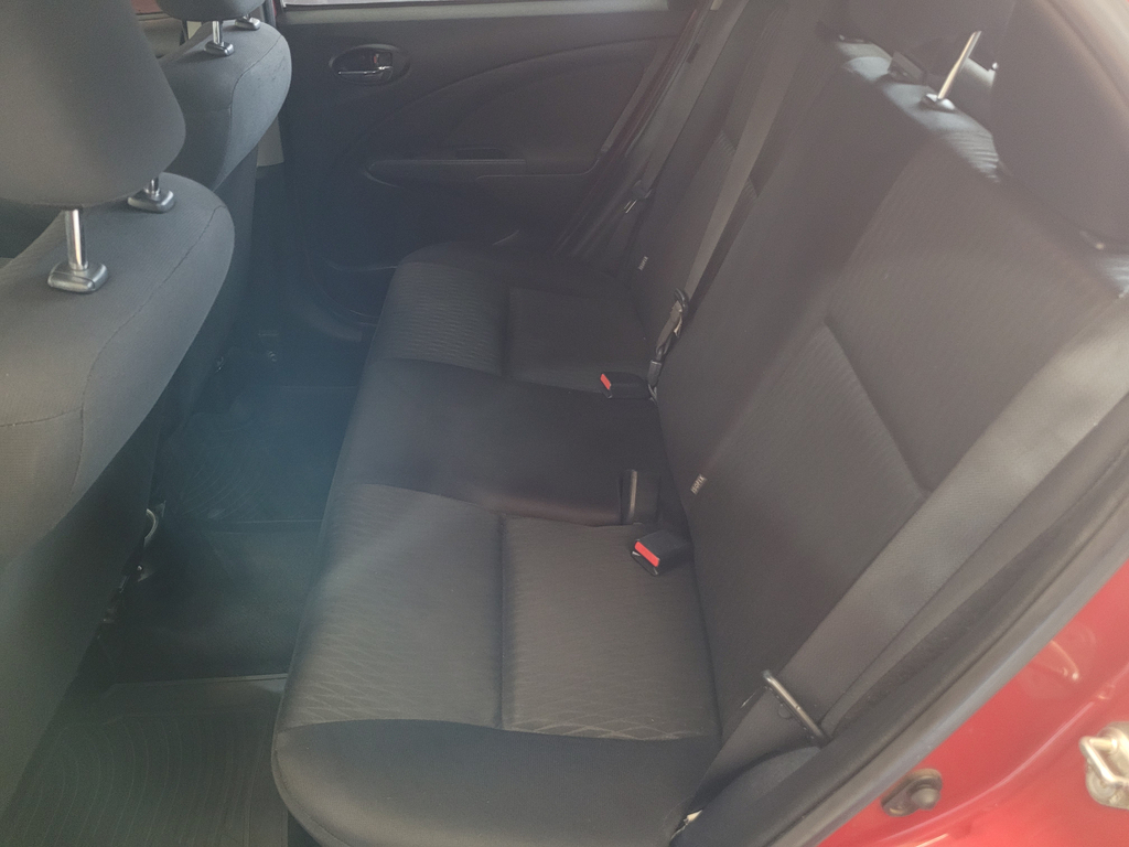 Toyota ETIOS Vermelho