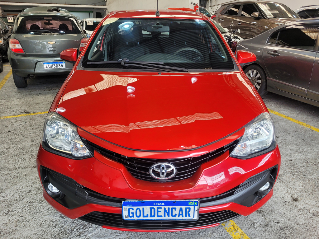 Toyota ETIOS Vermelho