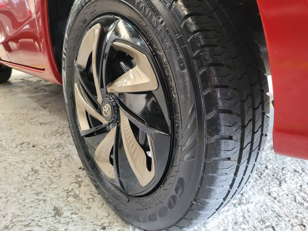 Toyota ETIOS Vermelho