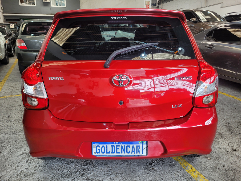 Toyota ETIOS Vermelho