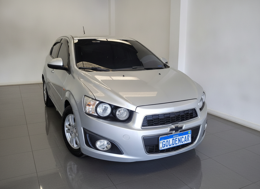 Chevrolet Sonic Sedan Prata