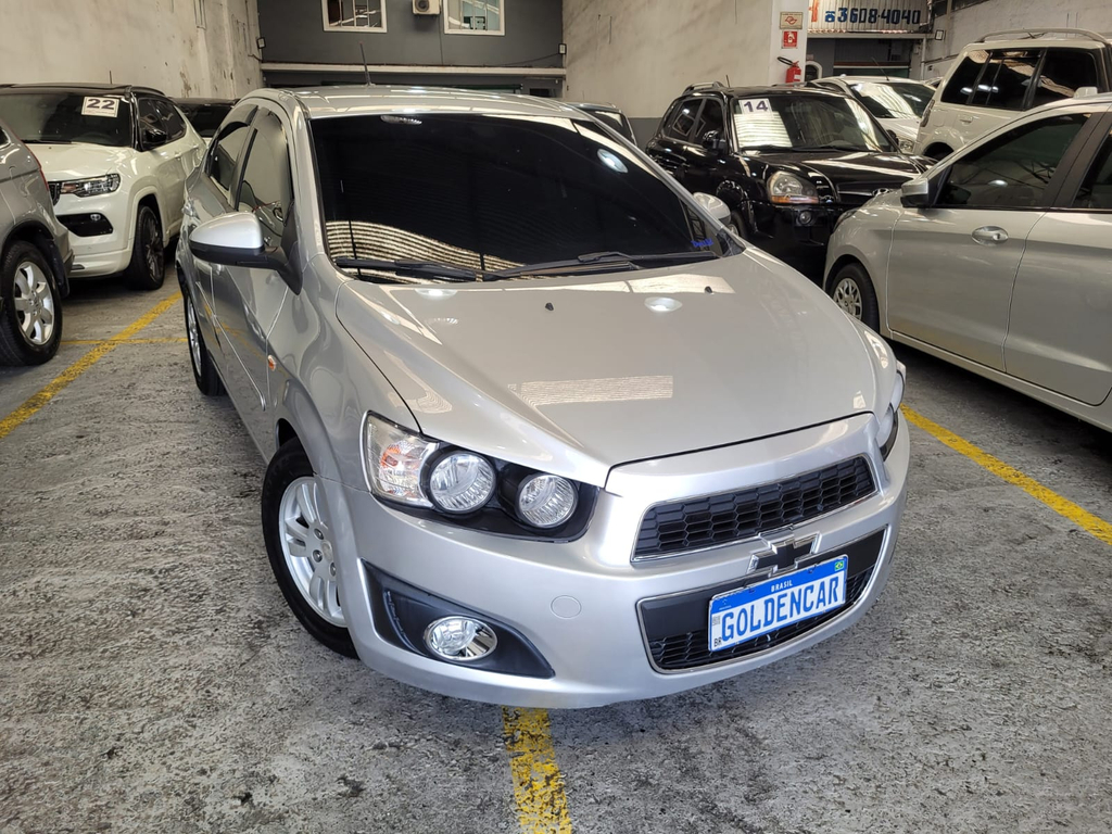 Chevrolet Sonic Sedan Prata