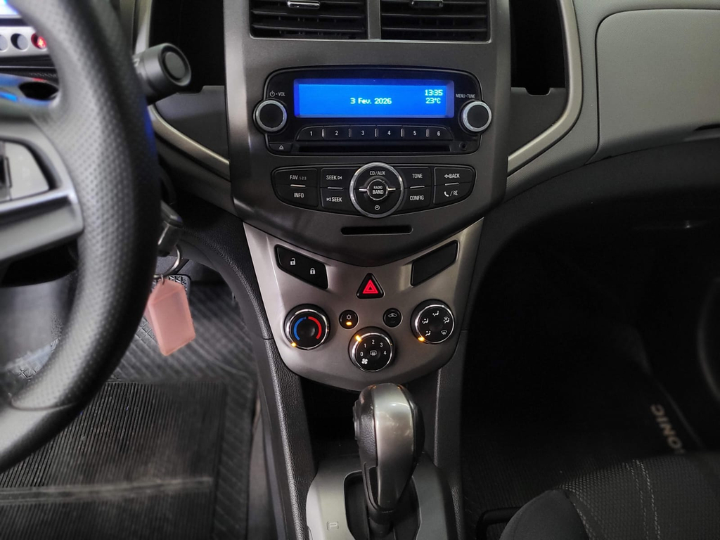 Chevrolet Sonic Sedan Prata