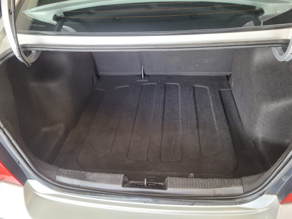 Chevrolet Sonic Sedan Prata