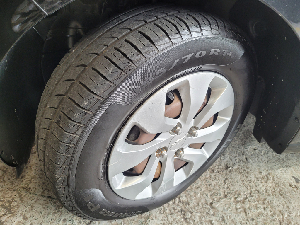 Chevrolet Onix Preto