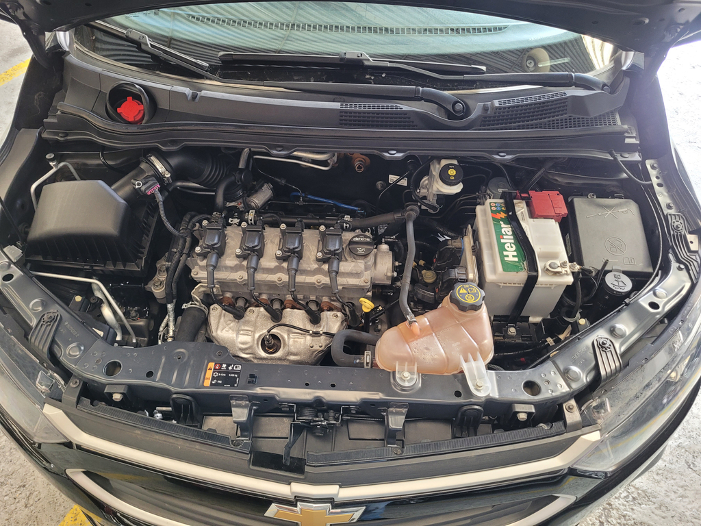 Chevrolet Onix Preto