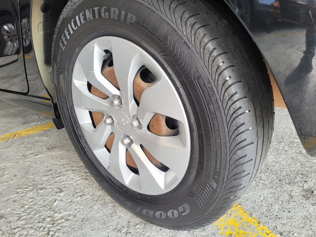 Chevrolet Onix Preto