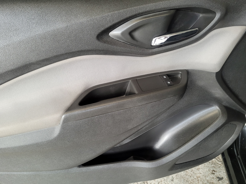 Chevrolet Onix Preto