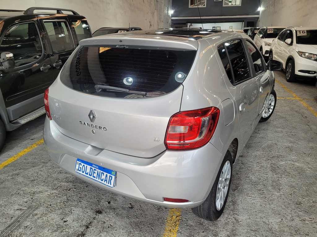 Renault Sandero Prata