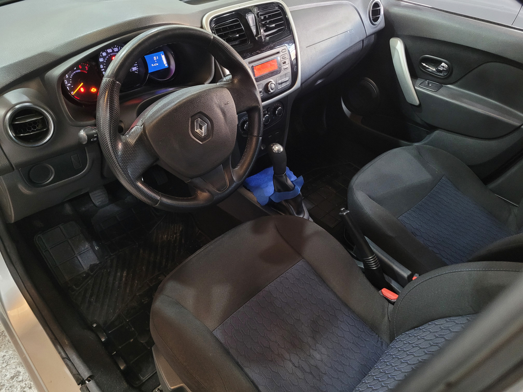 Renault Sandero Prata