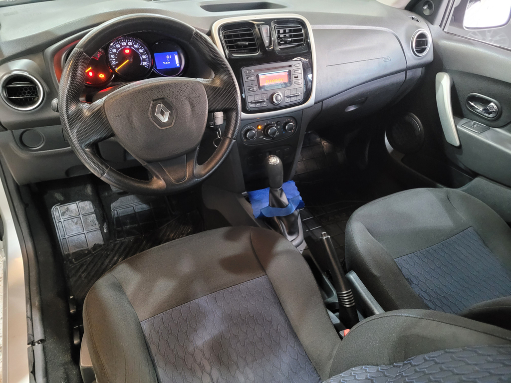 Renault Sandero Prata