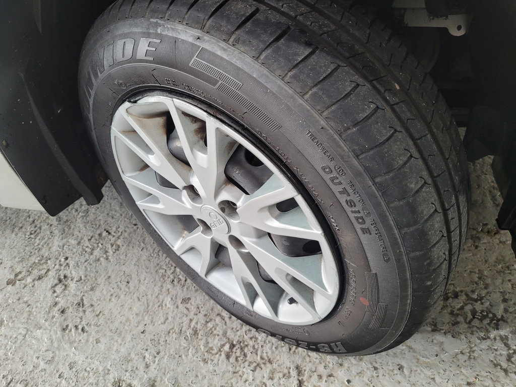 Renault Sandero Prata