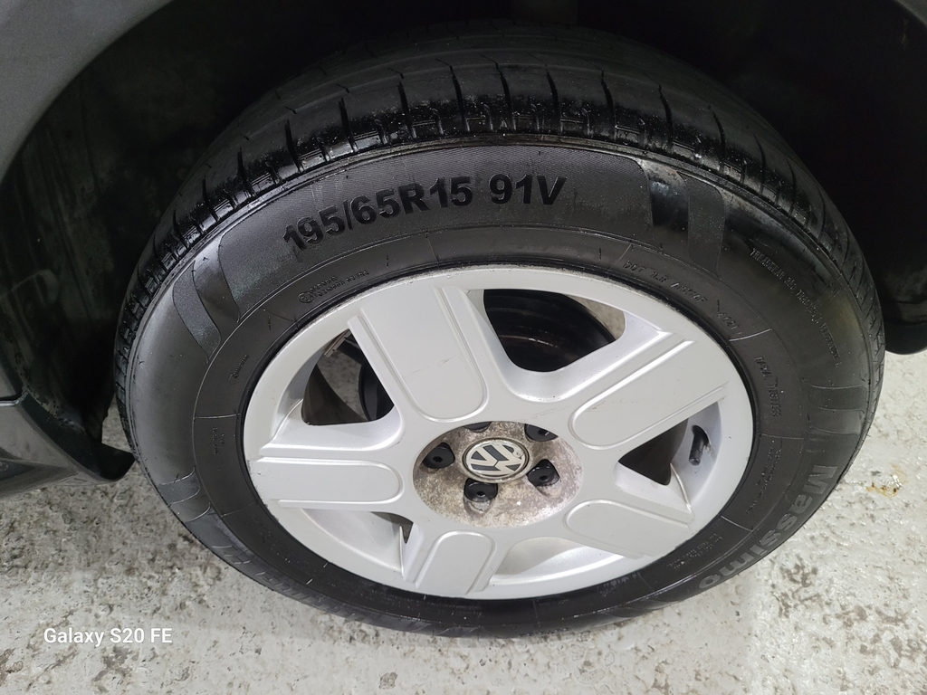 Volkswagen CrossFox Preto