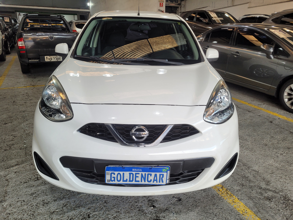 Nissan March Branco
