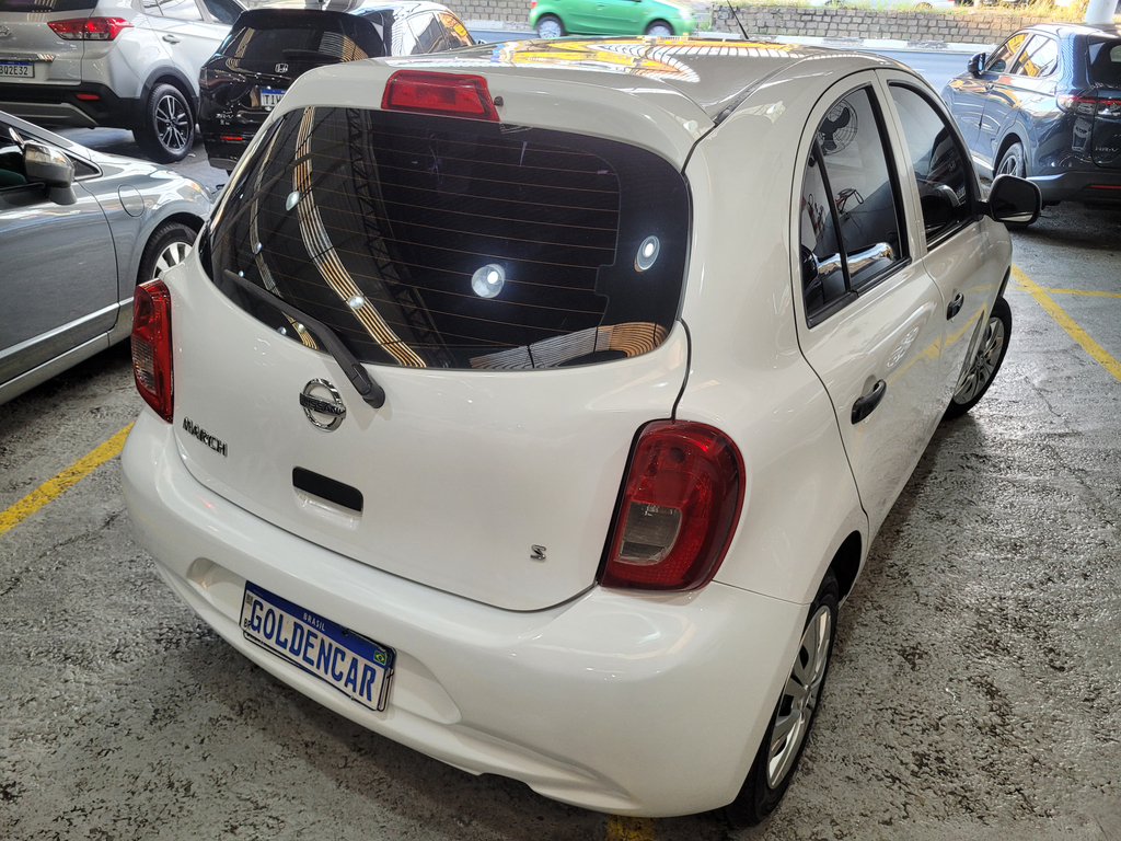 Nissan March Branco