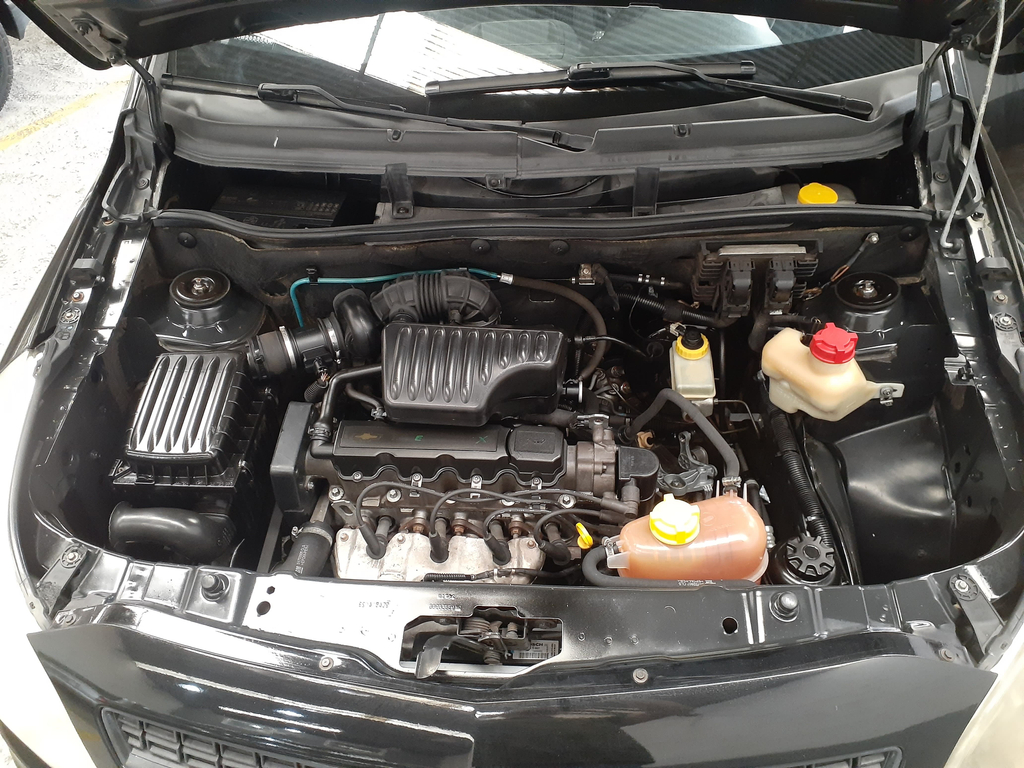 Chevrolet Montana Preto